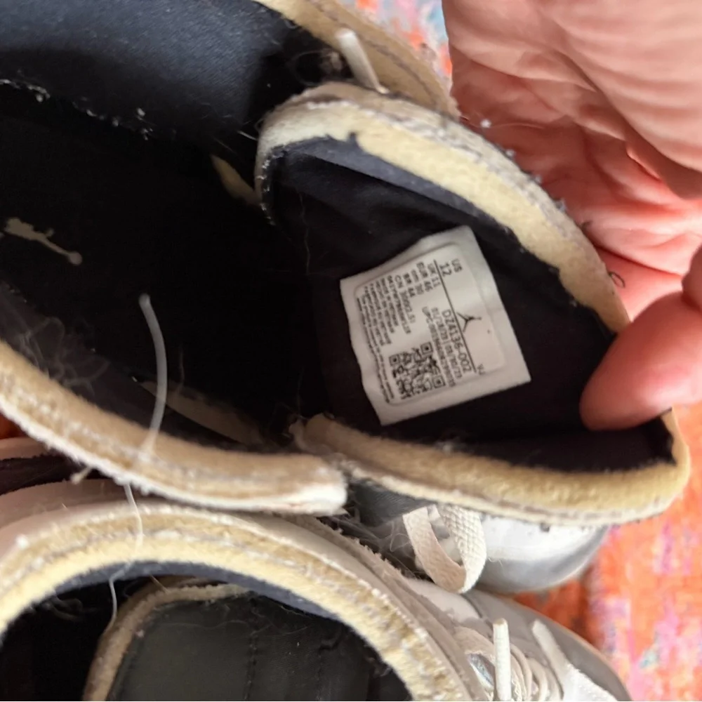 Air Jordan 1 Mid SE Craft. DZ4136-002